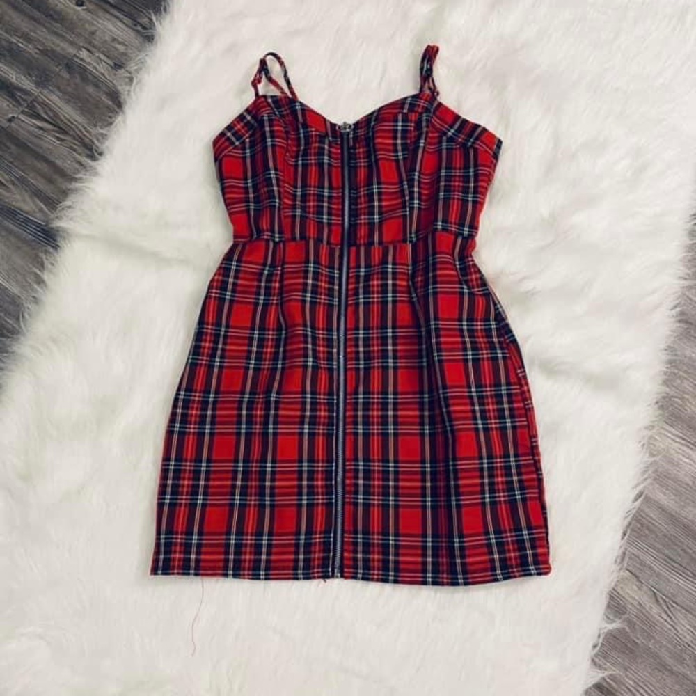 EUC Forever 21 red plain dress size medium